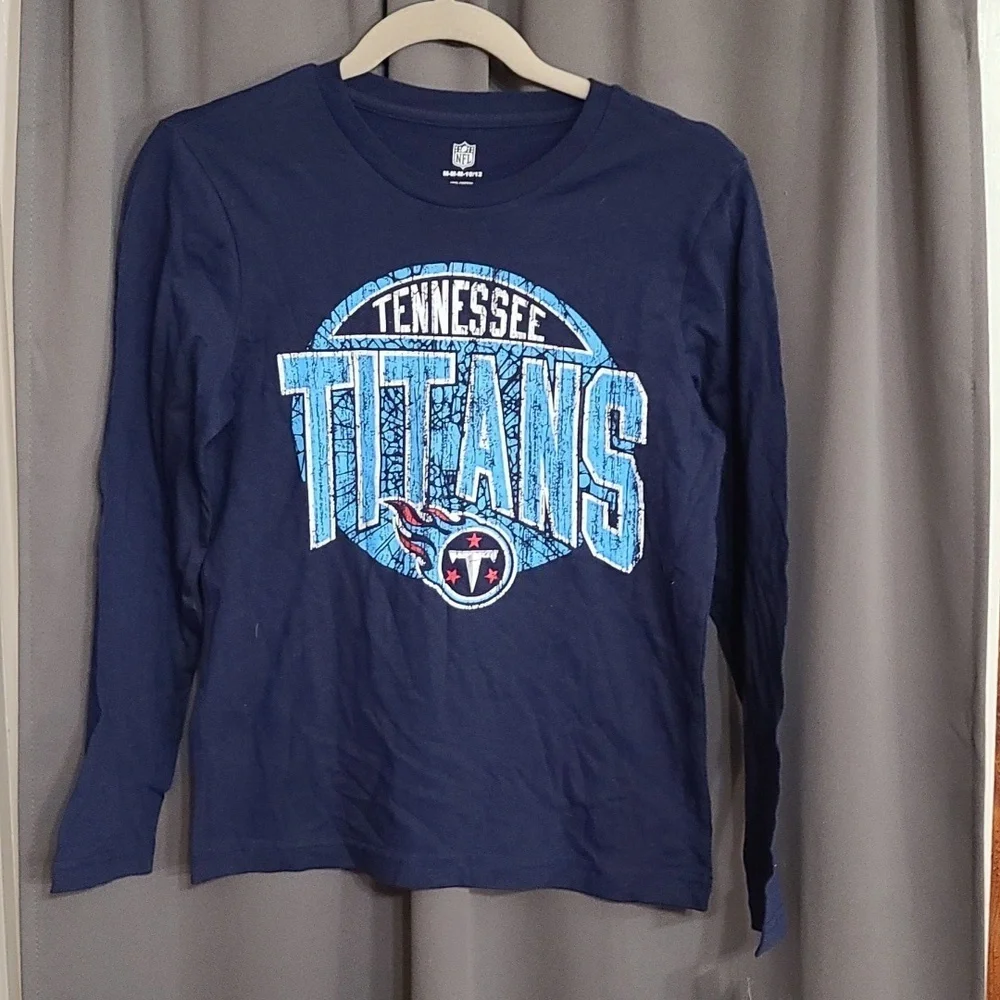 NWT NFL TennesseeTitans YOUTH KIDS Longsleeve Shirt Navy Distressed Logo M 10/12